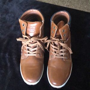 New Boots , good looking! Worn once!